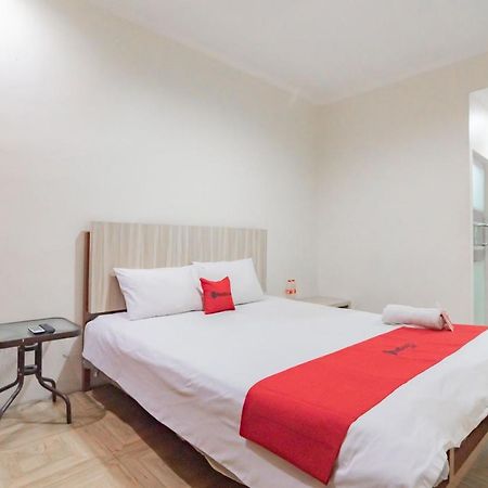 Отель Reddoorz Syariah At Cigadung Raya Street Бандунг Экстерьер фото