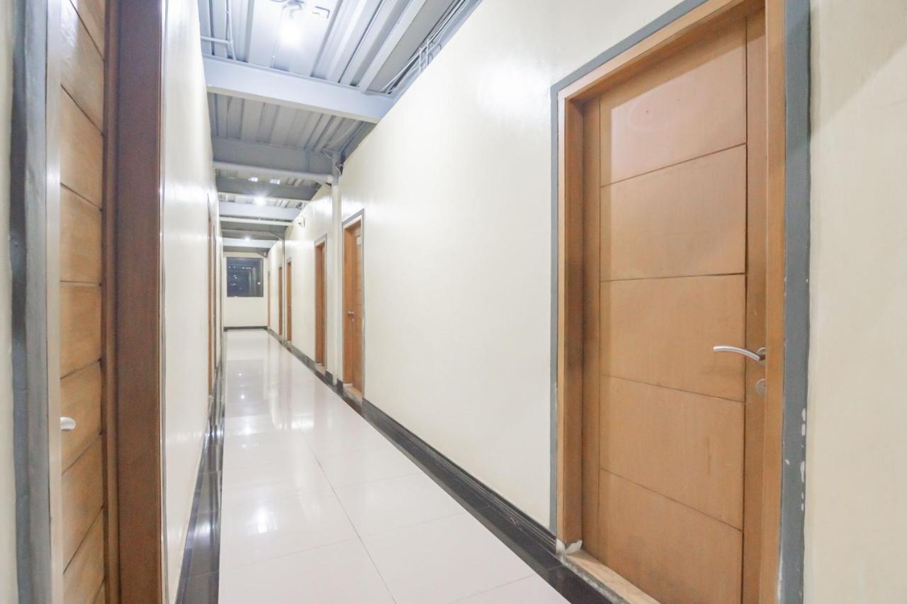 Отель Reddoorz Syariah At Cigadung Raya Street Бандунг Экстерьер фото