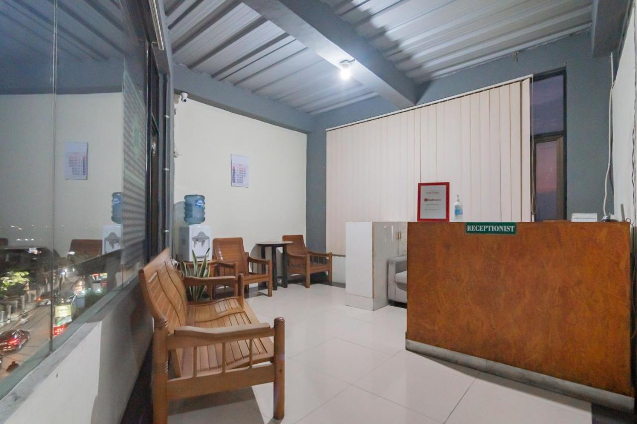Отель Reddoorz Syariah At Cigadung Raya Street Бандунг Экстерьер фото