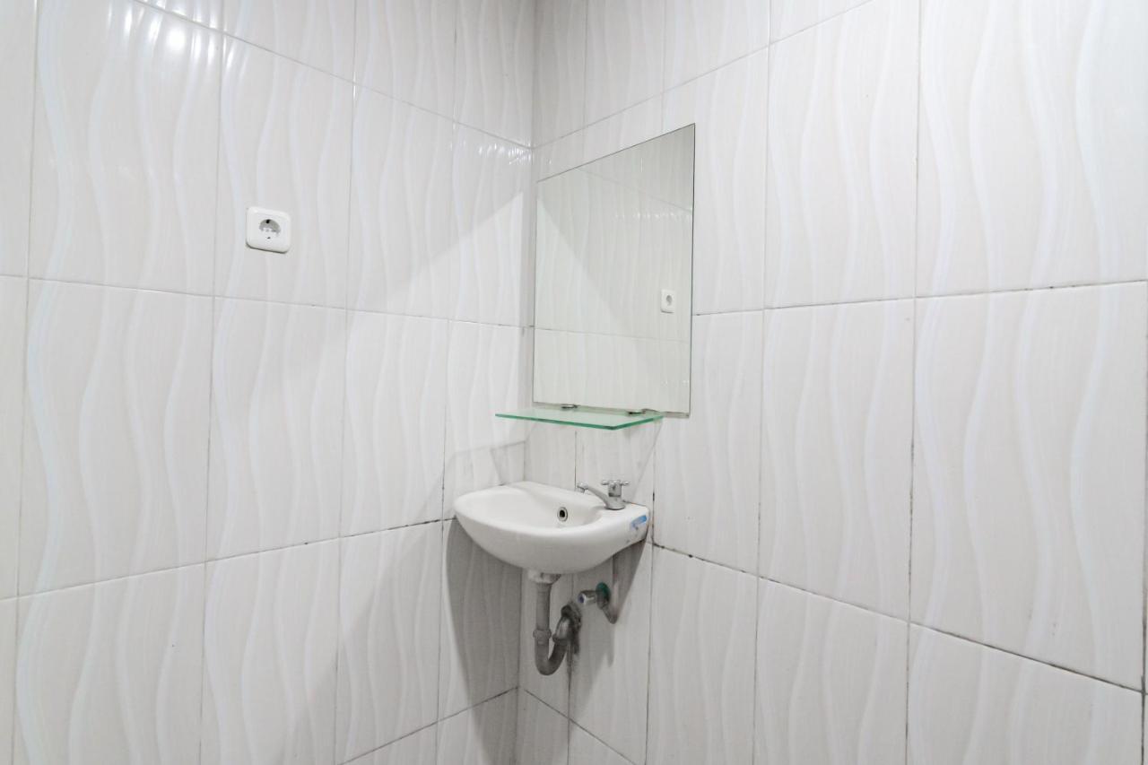 Отель Reddoorz Syariah At Cigadung Raya Street Бандунг Экстерьер фото