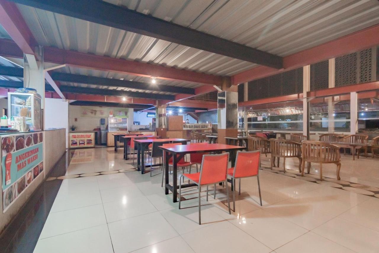Отель Reddoorz Syariah At Cigadung Raya Street Бандунг Экстерьер фото