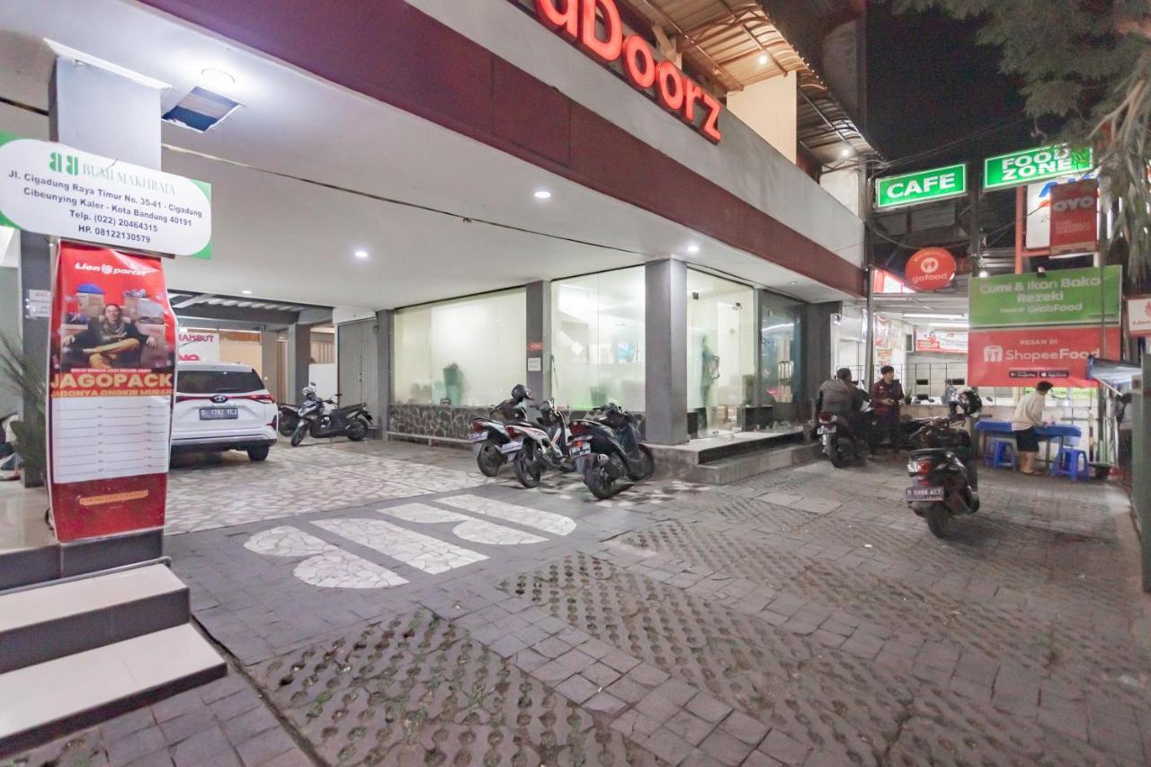 Отель Reddoorz Syariah At Cigadung Raya Street Бандунг Экстерьер фото