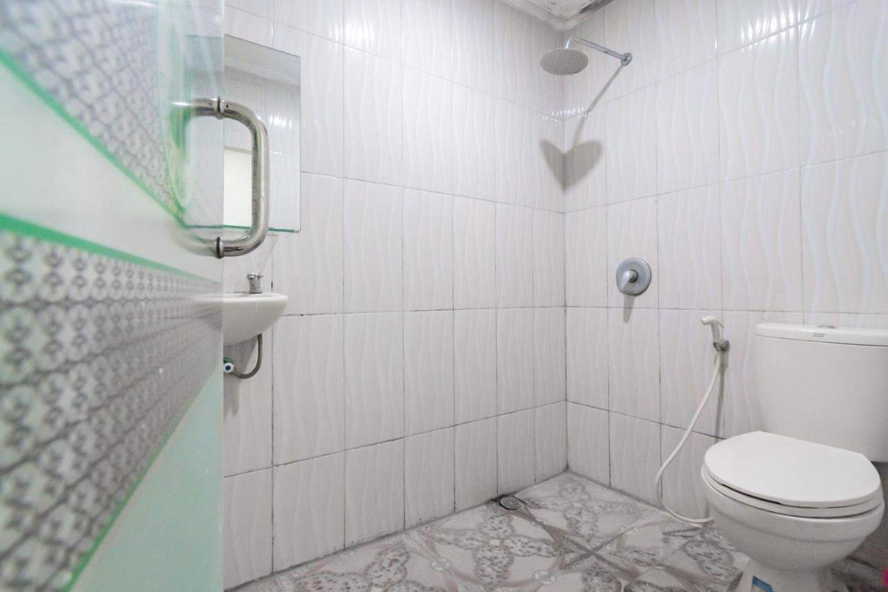 Отель Reddoorz Syariah At Cigadung Raya Street Бандунг Экстерьер фото