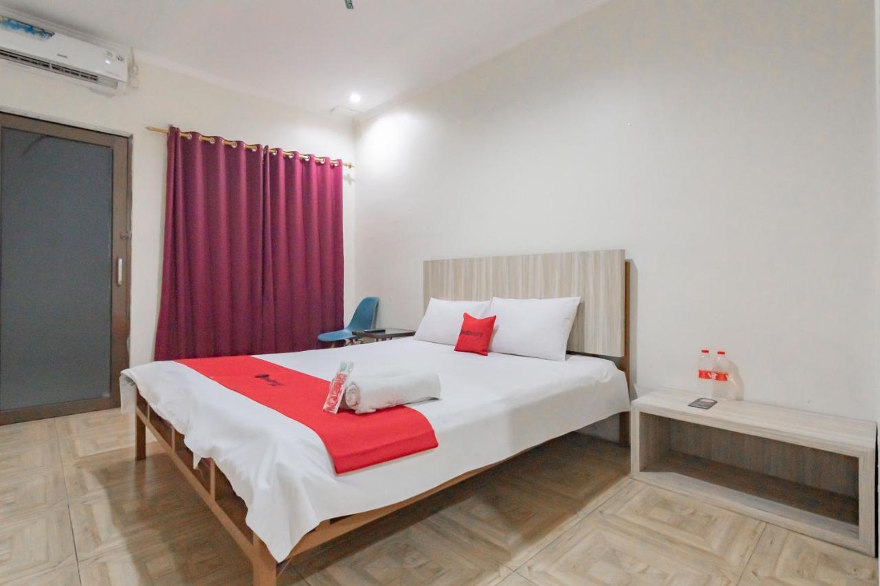 Отель Reddoorz Syariah At Cigadung Raya Street Бандунг Экстерьер фото